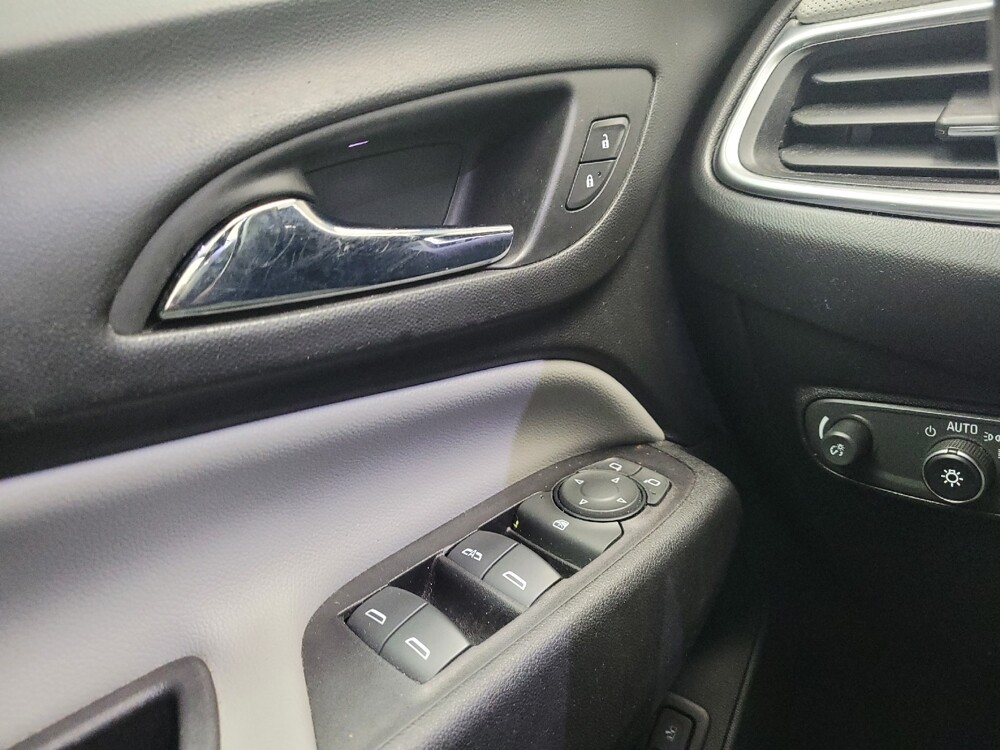 2018 Chevrolet Equinox in Eastpointe, MI 48021 - 18096096 27