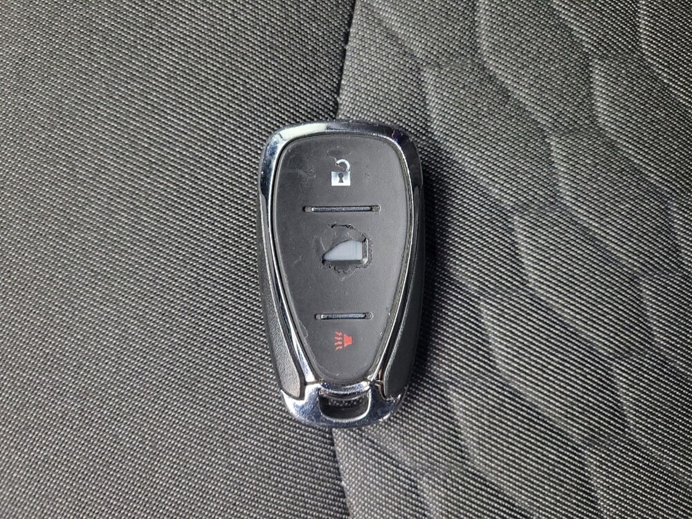 2019 Chevrolet Equinox in Eastpointe, MI 48021 - 18096097 32