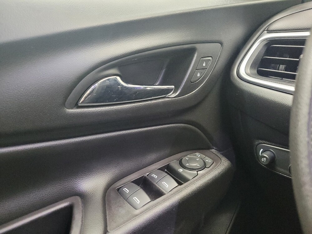 2019 Chevrolet Equinox in Eastpointe, MI 48021 - 18096097 27