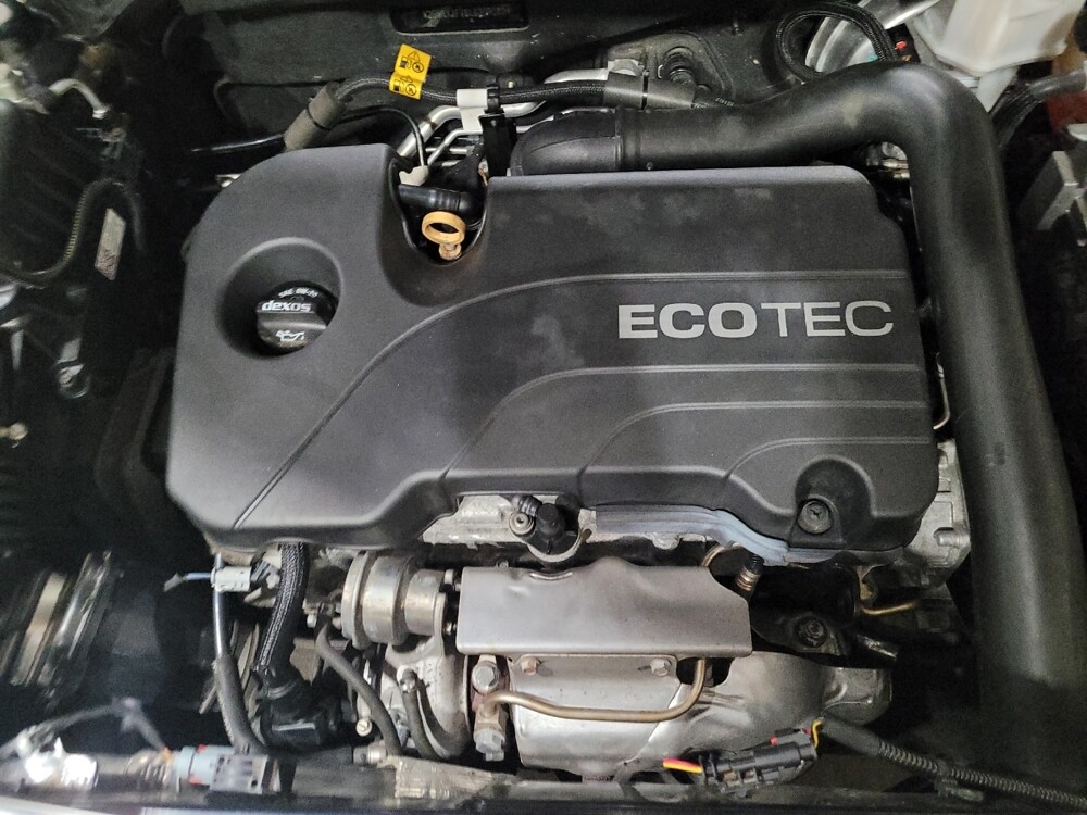 2020 Chevrolet Equinox in Newport News, VA 23601 - 18096103 30