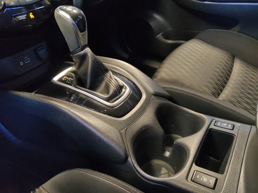 2018 Nissan Rogue in Glendale, AZ 85301 - 18096110 26