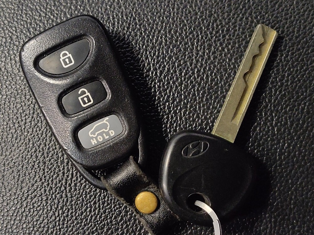 2017 Hyundai Elantra in Houston, TX 77074 - 18096130 32