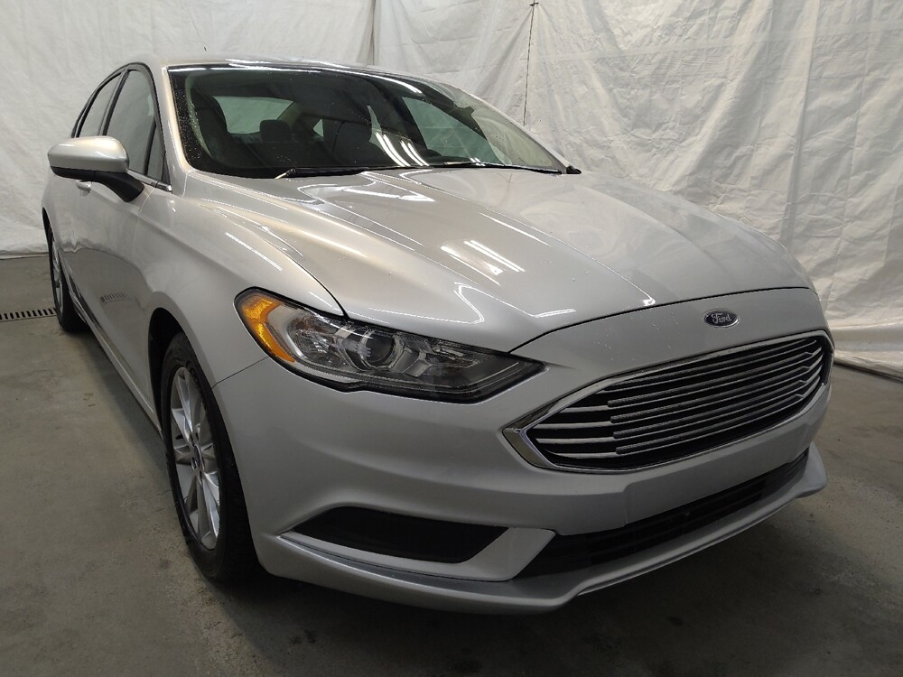 2017 Ford Fusion in Cincinnati, OH 45255 - 18096154 13