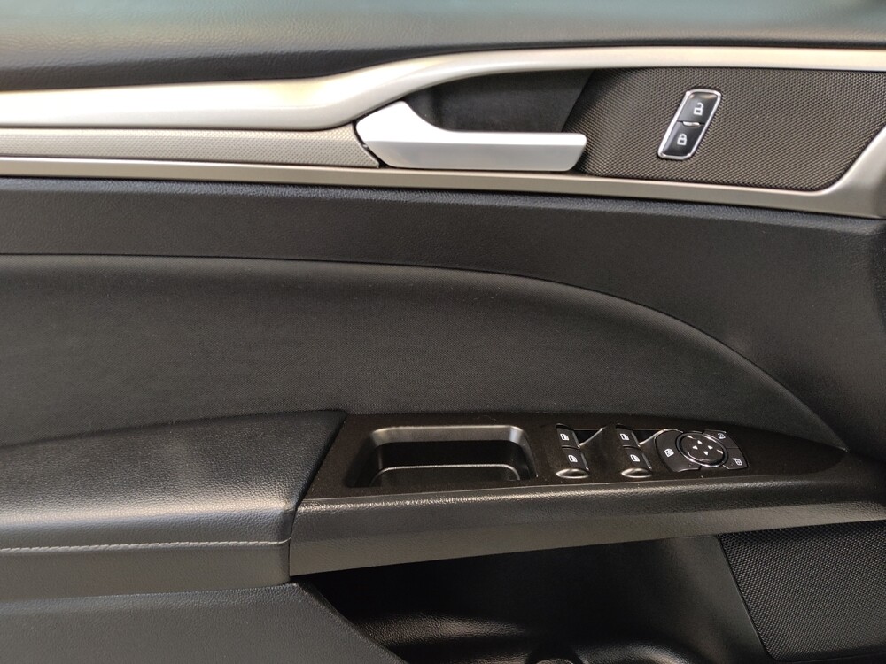 2017 Ford Fusion in Cincinnati, OH 45255 - 18096154 27