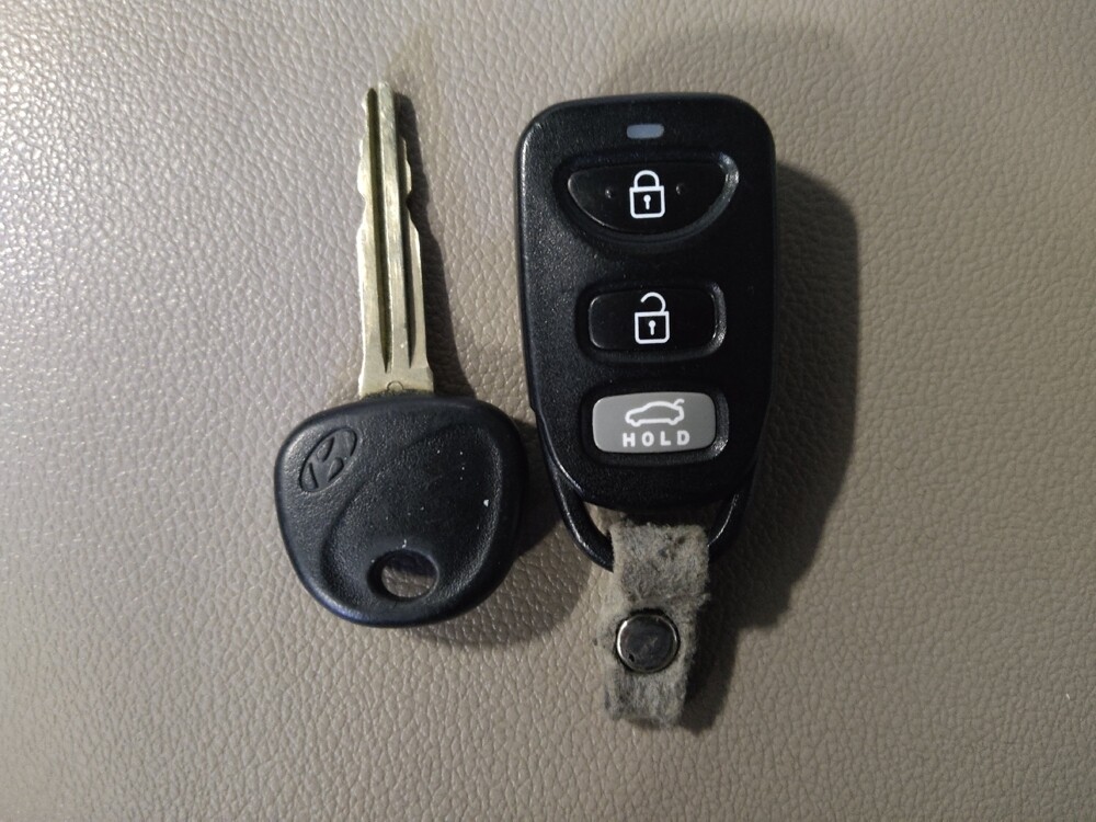 2017 Hyundai Elantra in Hialeah, FL 33014 - 18096167 32