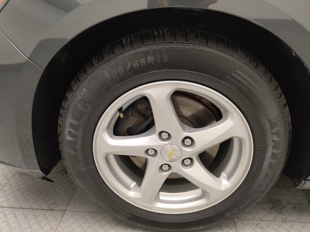 2018 Chevrolet Malibu in Lombard, IL 60148 - 18096171 31