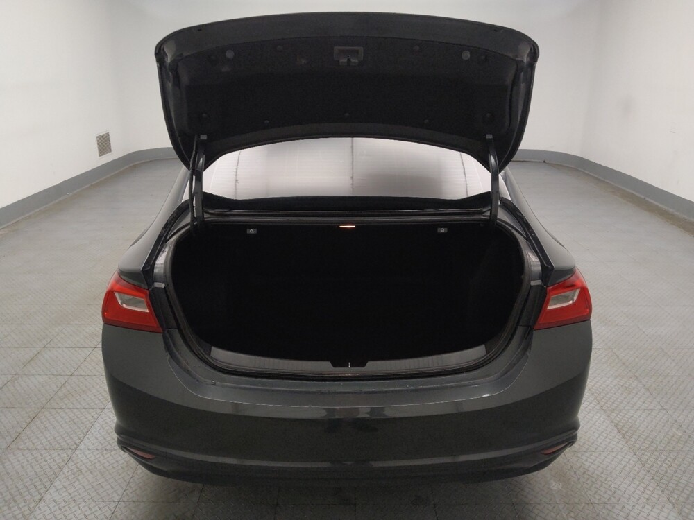 2018 Chevrolet Malibu in Lombard, IL 60148 - 18096171 29