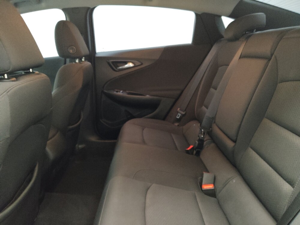 2018 Chevrolet Malibu in Lombard, IL 60148 - 18096171 18