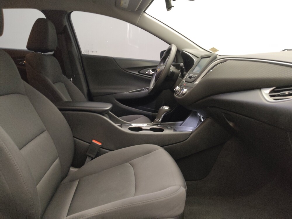 2018 Chevrolet Malibu in Lombard, IL 60148 - 18096171 21
