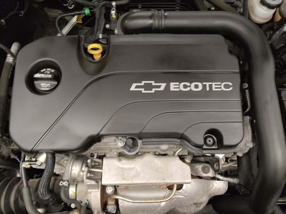 2018 Chevrolet Malibu in Lombard, IL 60148 - 18096171 30