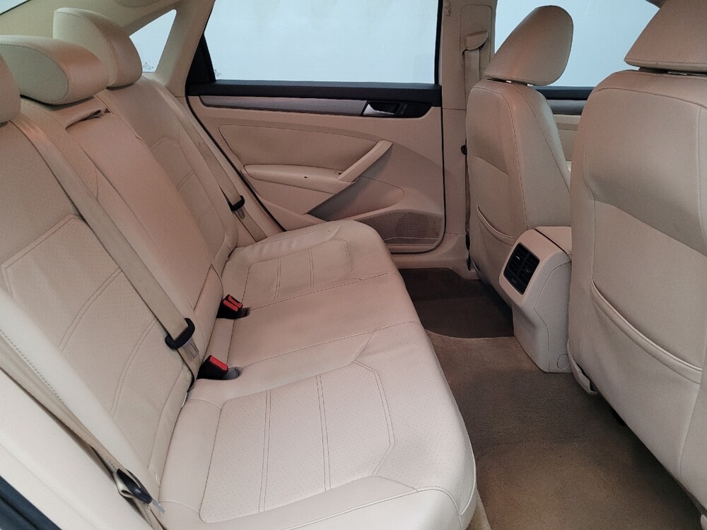 2015 Volkswagen Passat in Orlando, FL 32808 - 18096177 19