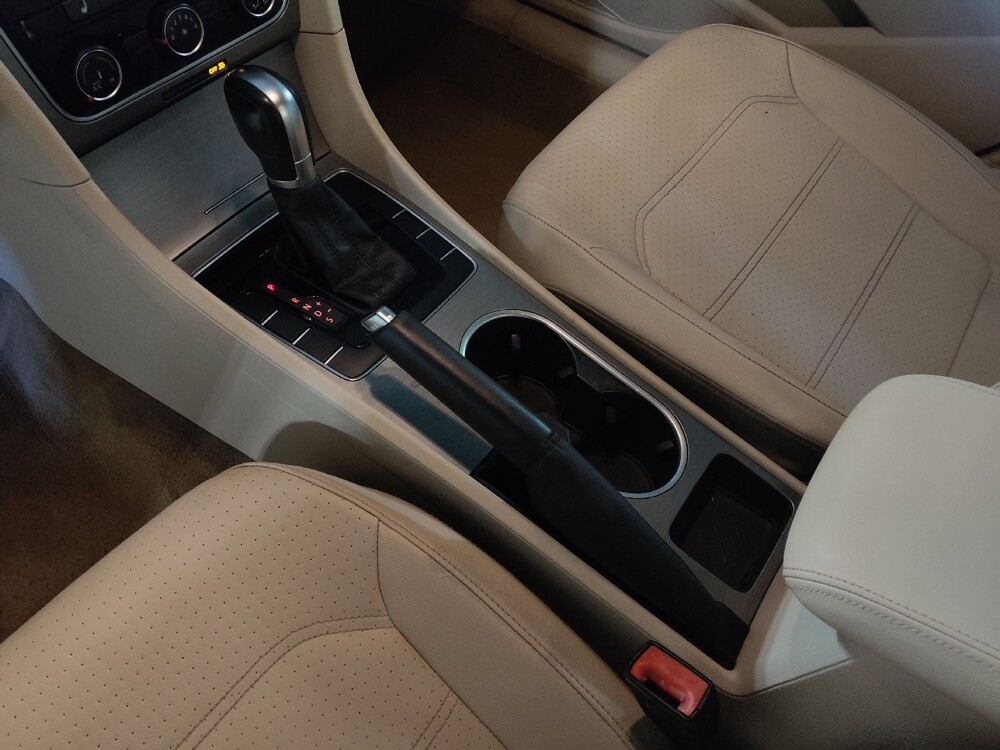 2015 Volkswagen Passat in Orlando, FL 32808 - 18096177 26