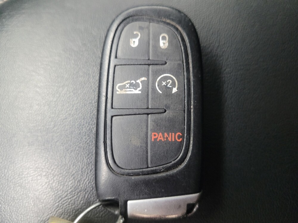 2018 Jeep Cherokee in Indianapolis, IN 46222 - 18096215 32