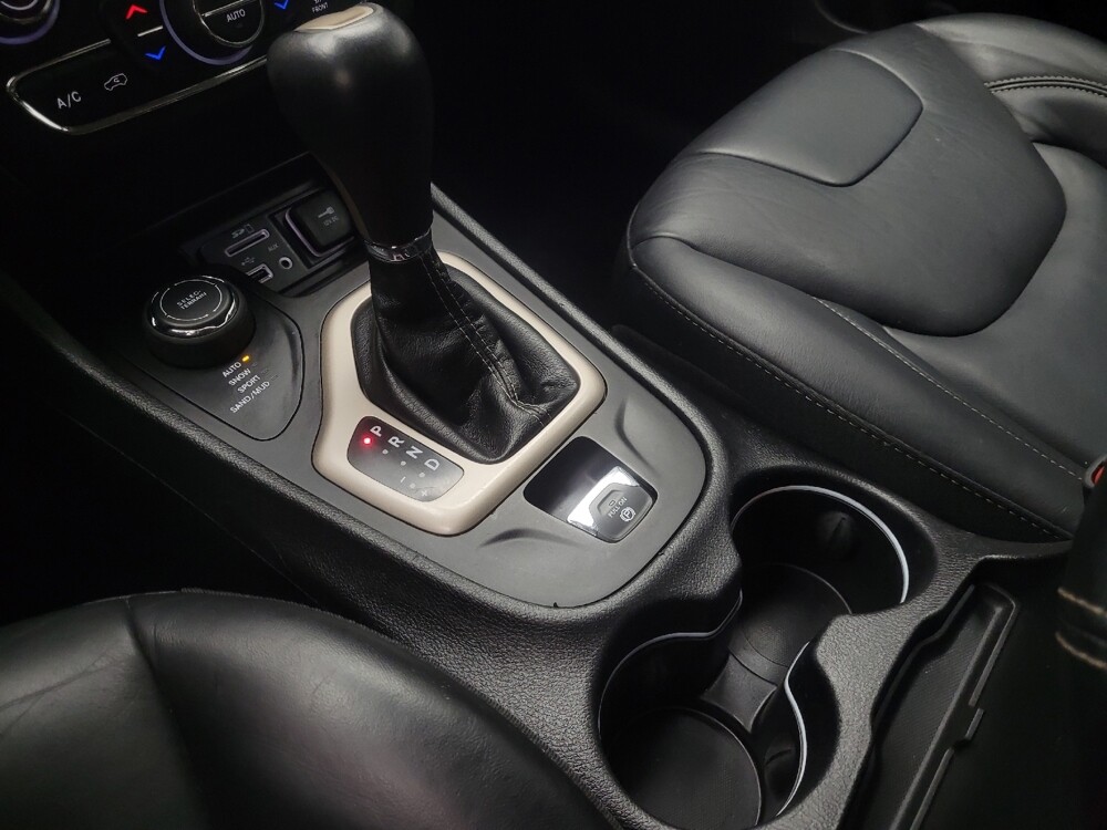 2018 Jeep Cherokee in Indianapolis, IN 46222 - 18096215 26