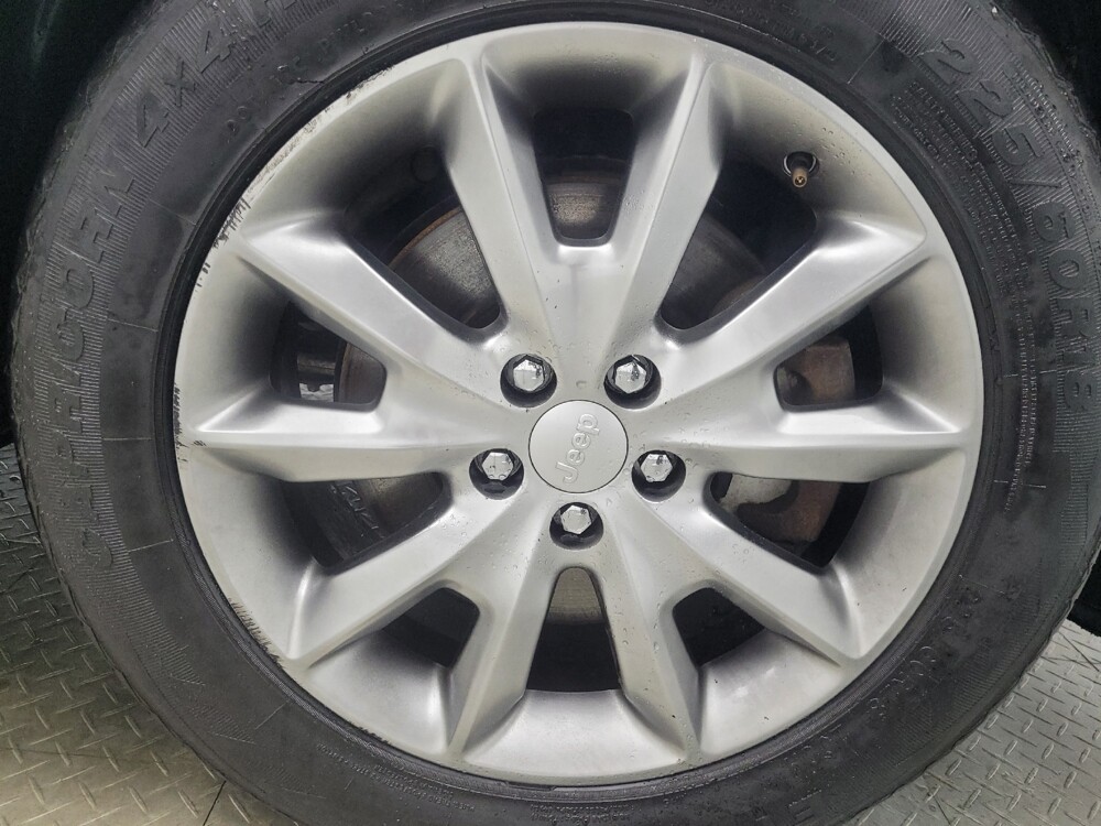 2018 Jeep Cherokee in Indianapolis, IN 46222 - 18096215 31