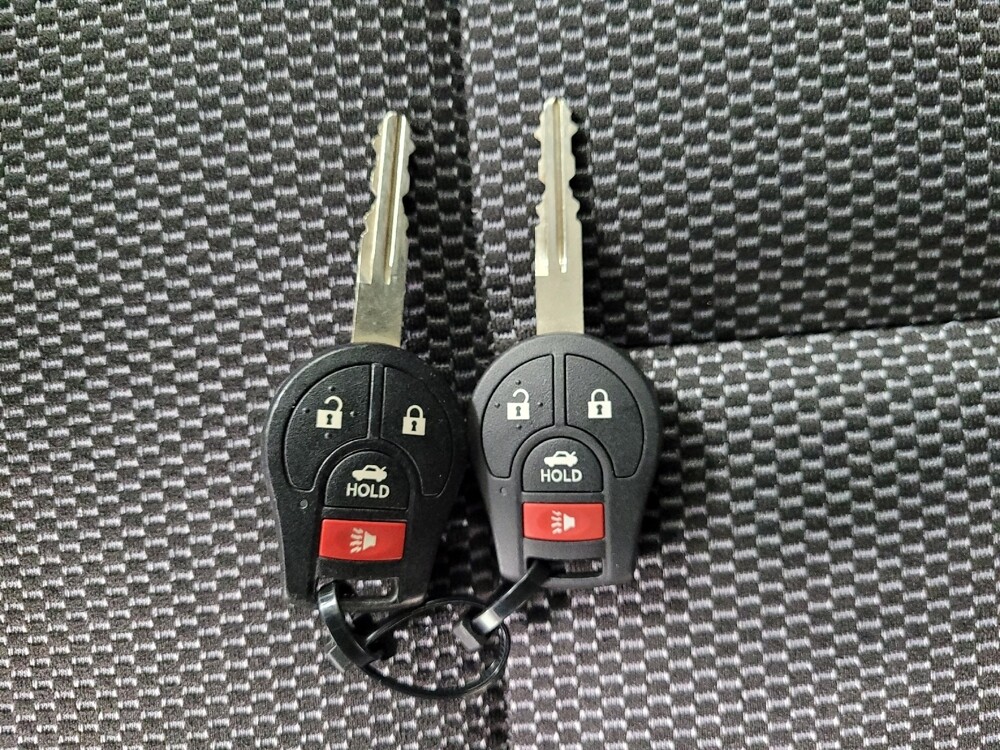 2015 Nissan Versa in Pittsburgh, PA 15236 - 18096228 32