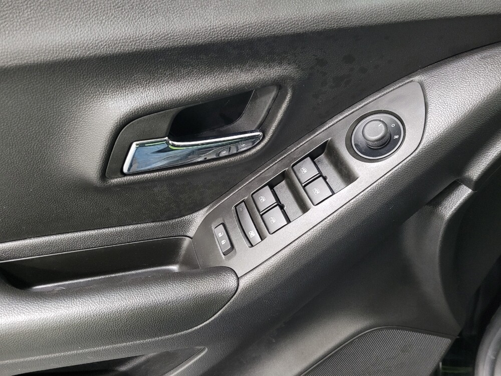 2022 Chevrolet Trax in Pittsburgh, PA 15236 - 18096232 27