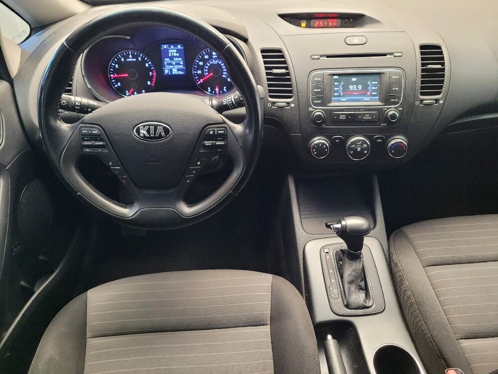 2016 Kia Forte in Riverside, CA 92504 - 18096233 22