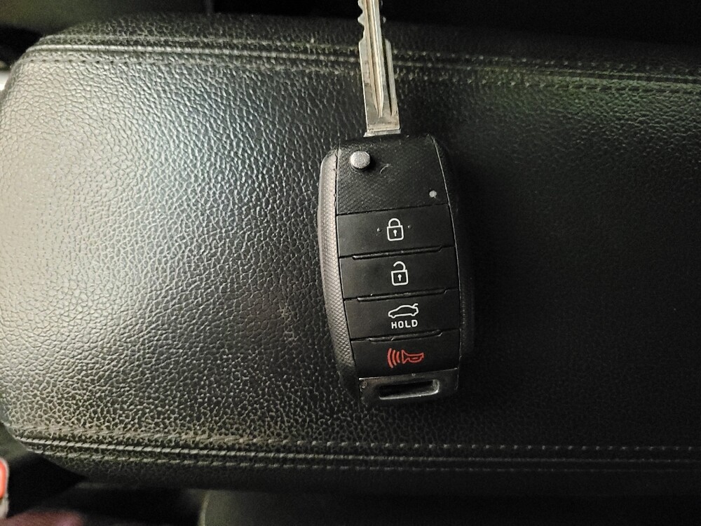 2016 Kia Forte in Riverside, CA 92504 - 18096233 32