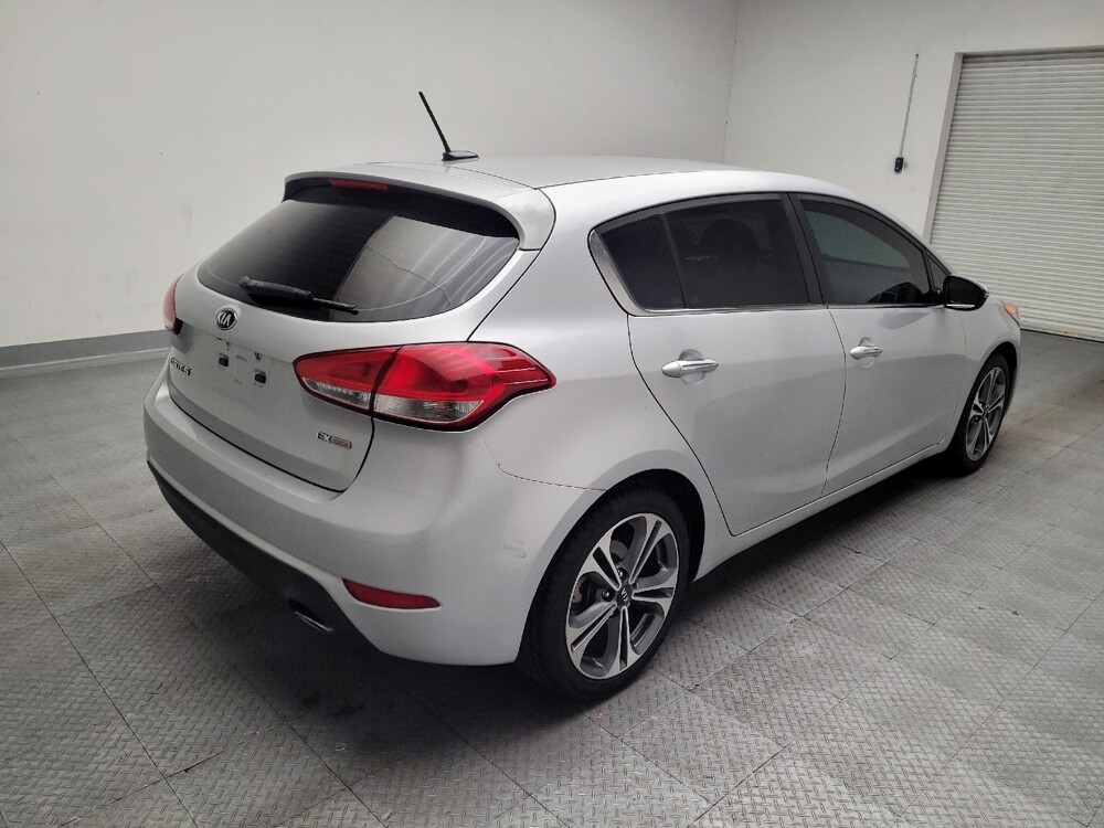 2016 Kia Forte in Riverside, CA 92504 - 18096233 9