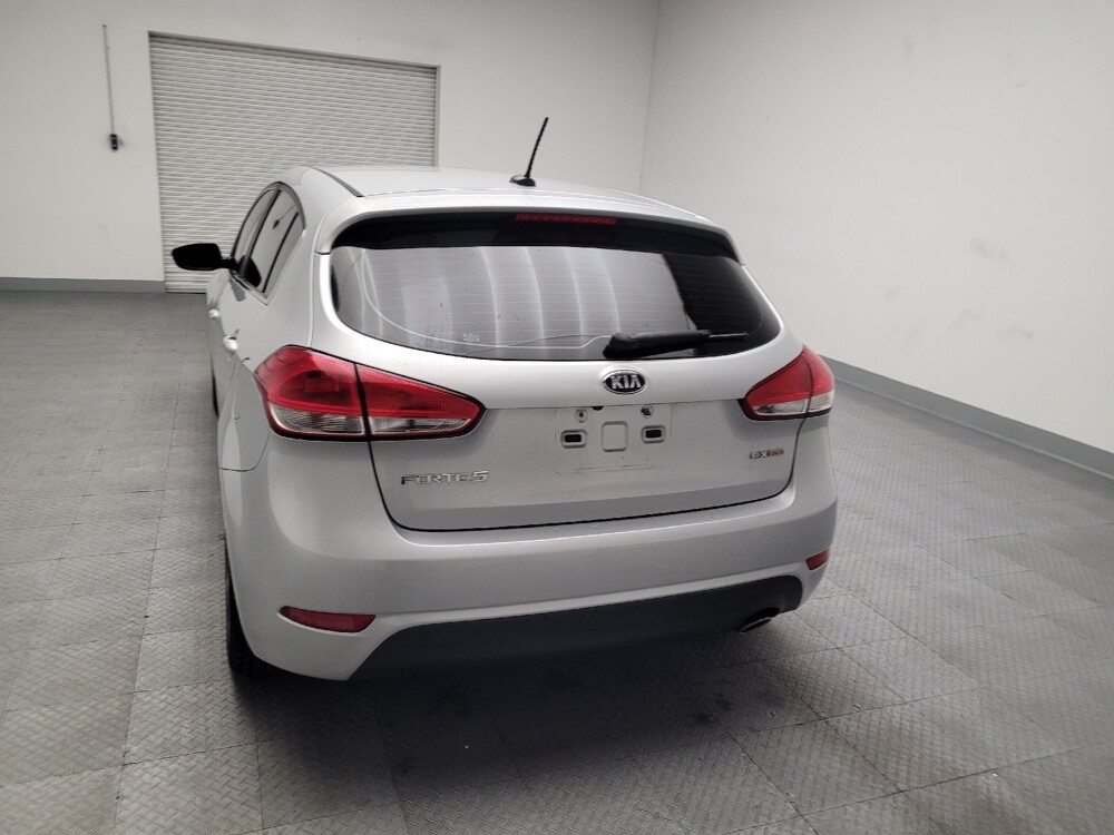 2016 Kia Forte in Riverside, CA 92504 - 18096233 6