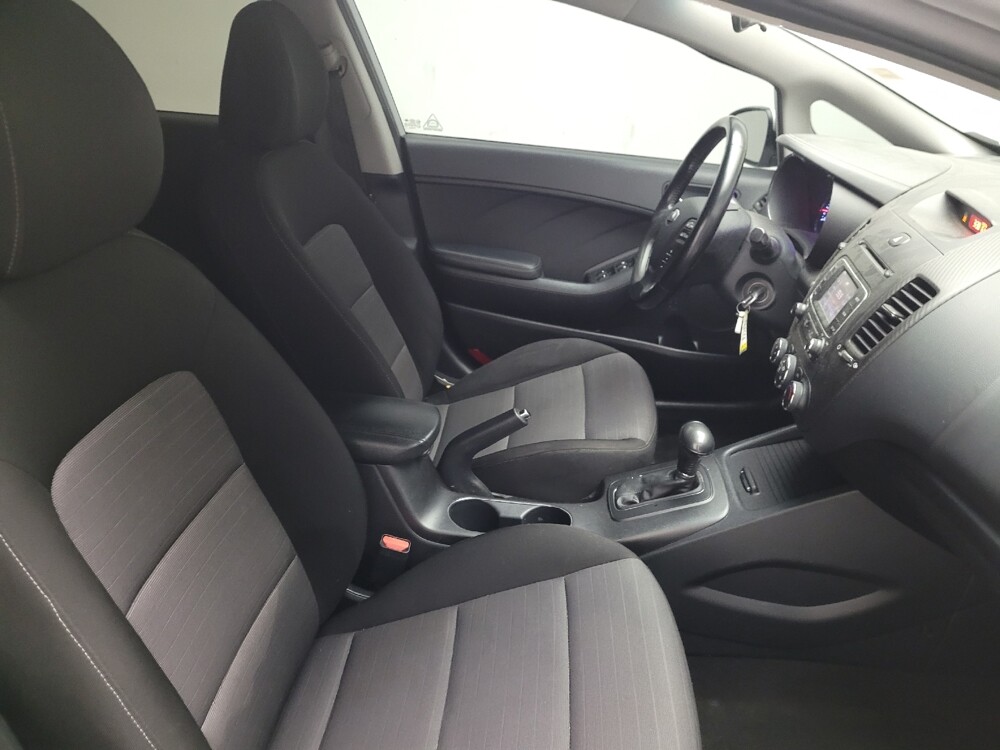 2016 Kia Forte in Riverside, CA 92504 - 18096233 21