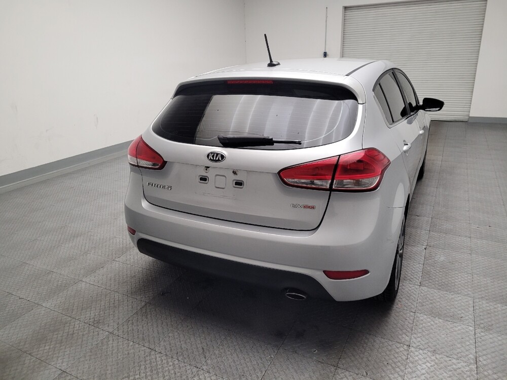 2016 Kia Forte in Riverside, CA 92504 - 18096233 7