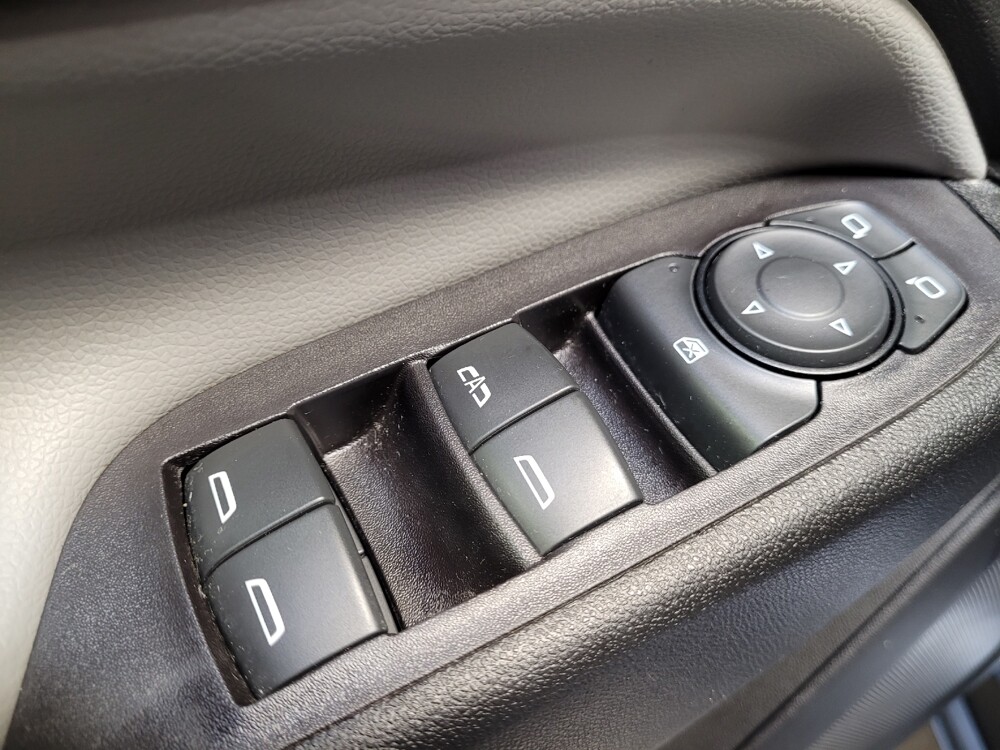 2020 Chevrolet Equinox in Riverside, CA 92504 - 18096234 27