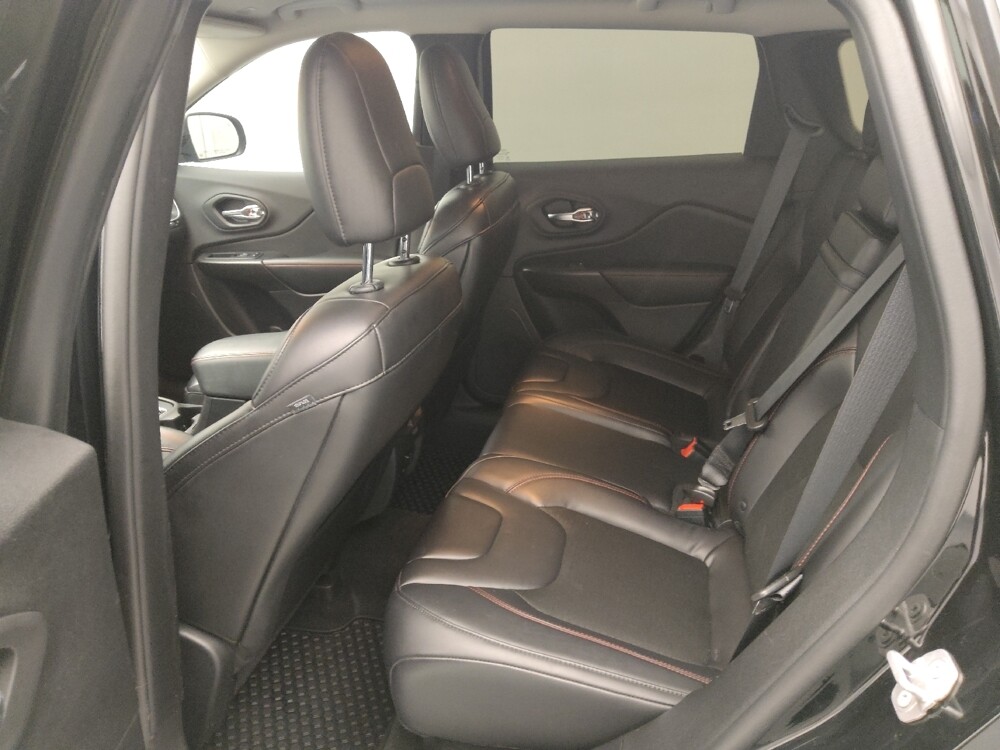 2019 Jeep Cherokee in Topeka, KS 66611 - 18096251 18