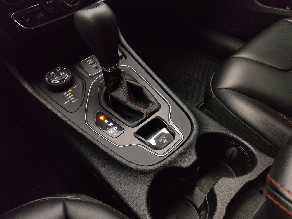 2019 Jeep Cherokee in Topeka, KS 66611 - 18096251 26