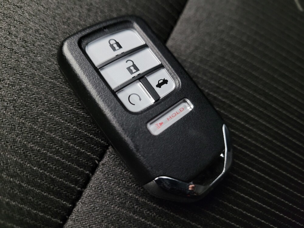 2018 Honda Accord in Glendale, AZ 85301 - 18096252 32