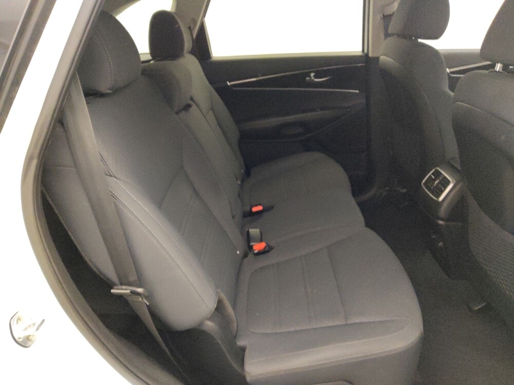 2019 Kia Sorento in Live Oak, TX 78233 - 18096259 19