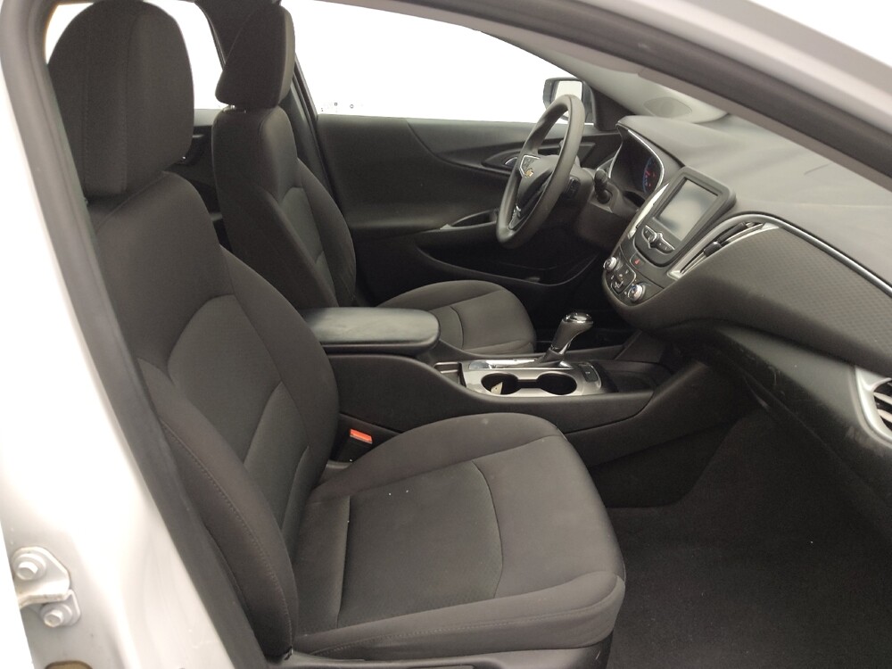 2017 Chevrolet Malibu in Live Oak, TX 78233 - 18096261 21