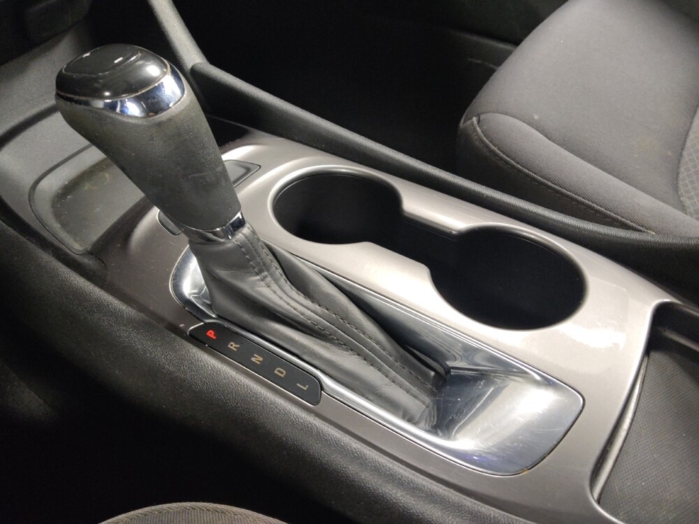 2017 Chevrolet Malibu in Live Oak, TX 78233 - 18096261 26