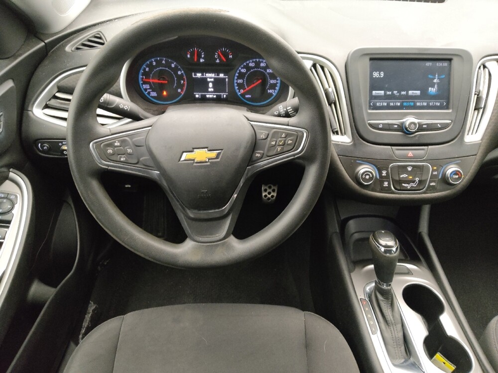 2017 Chevrolet Malibu in Live Oak, TX 78233 - 18096261 22