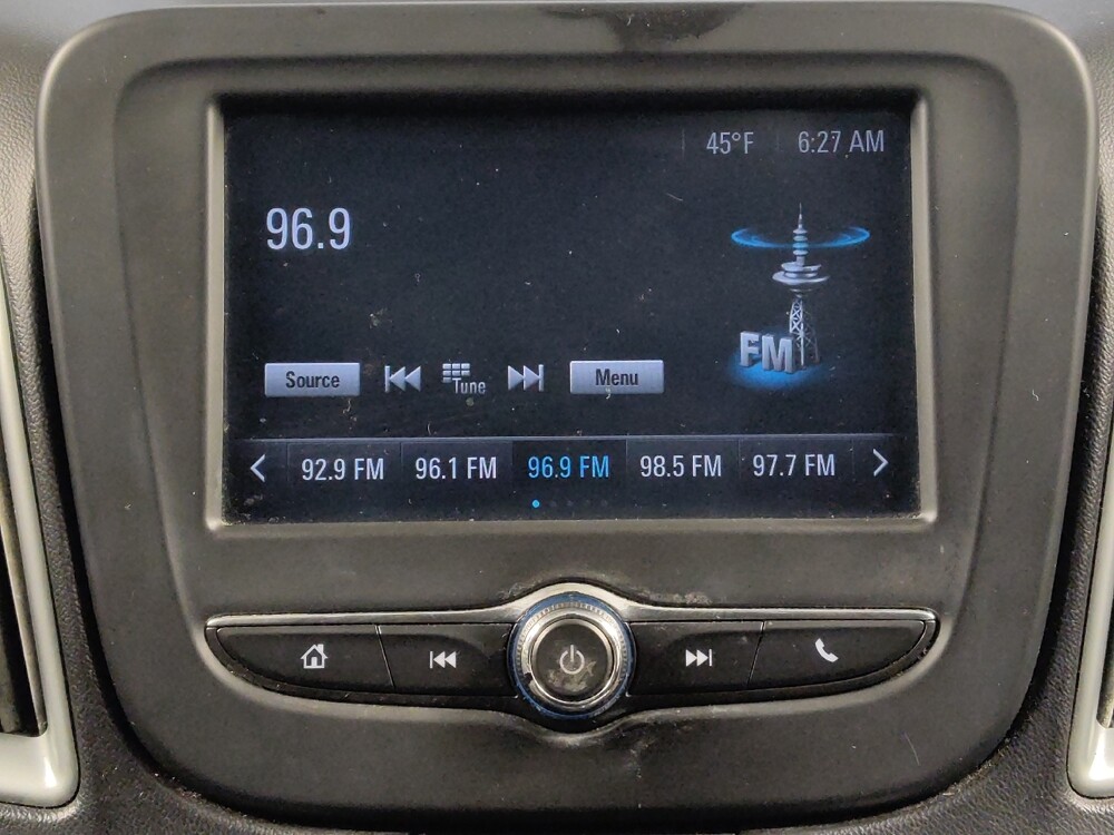 2017 Chevrolet Malibu in Live Oak, TX 78233 - 18096261 25