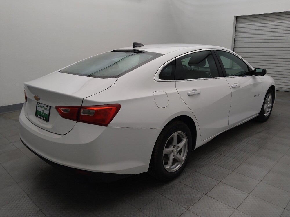 2017 Chevrolet Malibu in Live Oak, TX 78233 - 18096261 9
