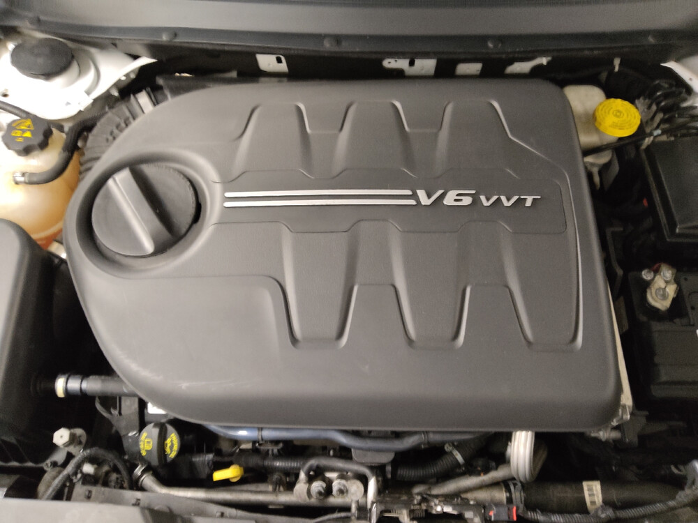 2018 Jeep Cherokee in Athens, GA 30606 - 18096275 30