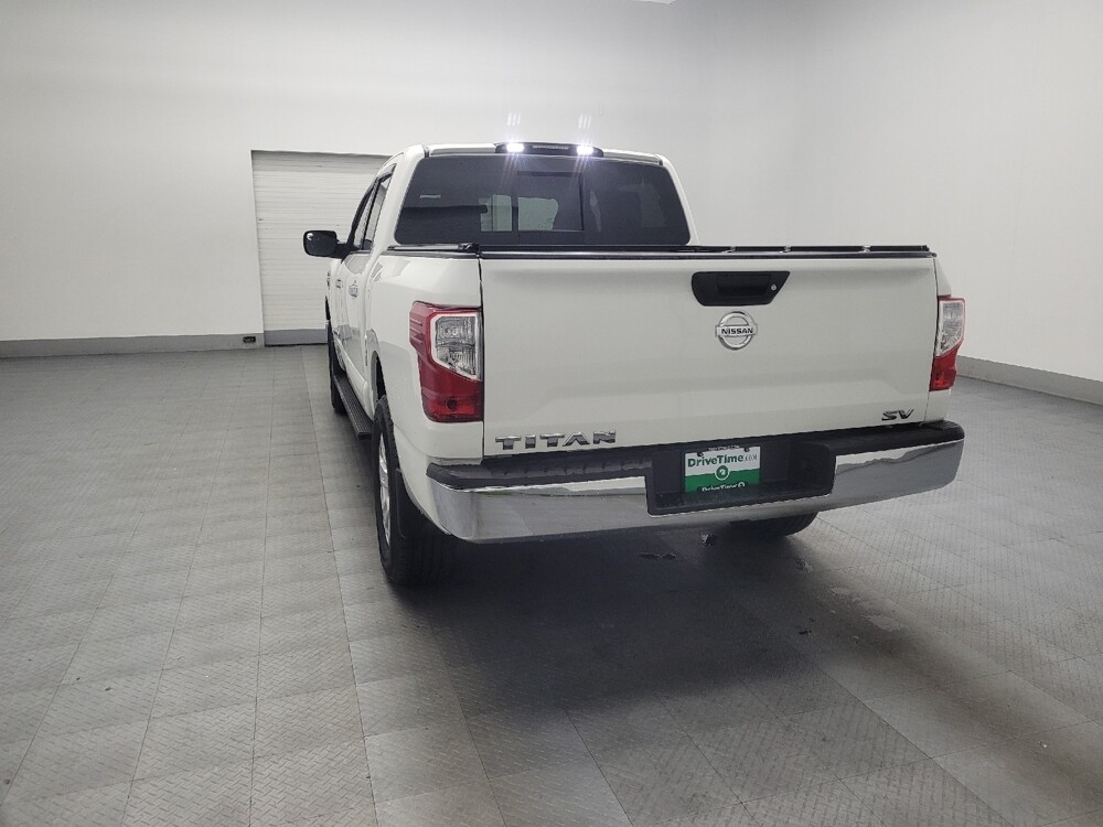 2017 Nissan Titan in Chattanooga, TN 37421 - 18096279 5