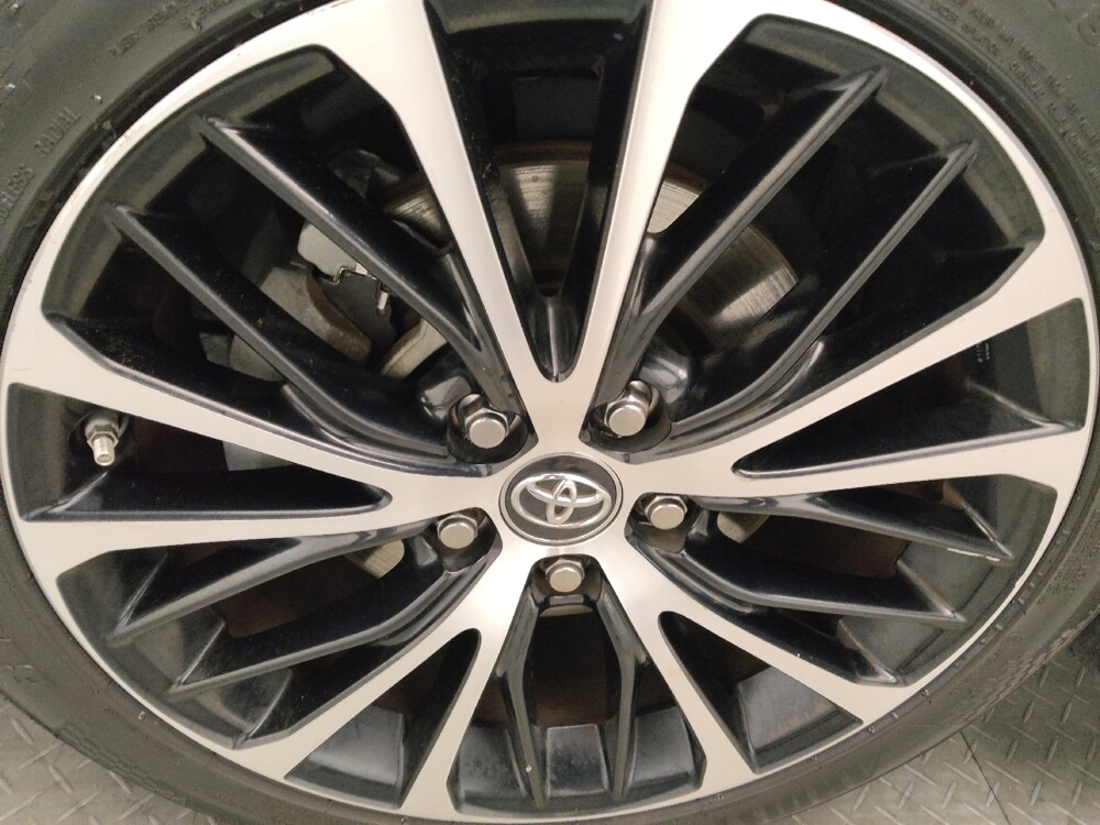 2019 Toyota Camry in Conyers, GA 30094 - 18096294 31