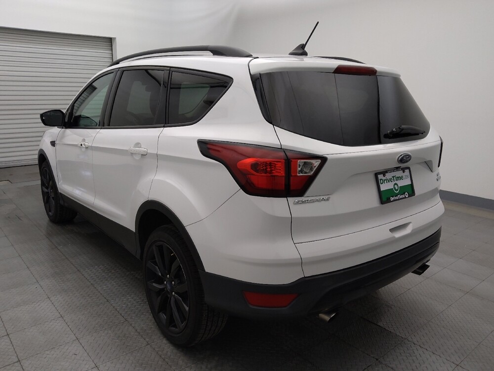 2019 Ford Escape in Houston, TX 77034 - 18096296 5