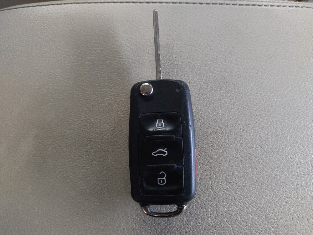 2019 Volkswagen Passat in Marietta, GA 30062 - 18096299 32