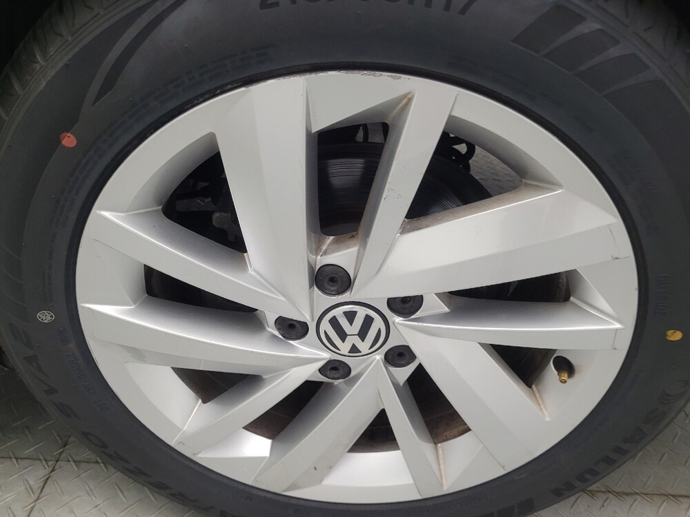 2019 Volkswagen Passat in Marietta, GA 30062 - 18096299 31