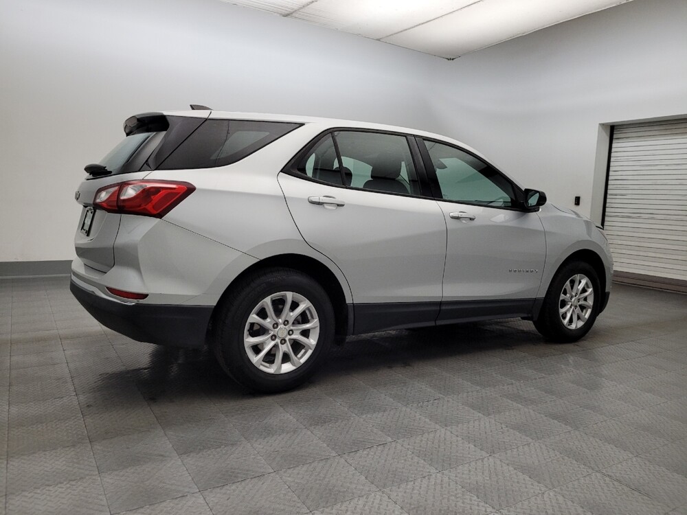 2018 Chevrolet Equinox in Glendale, AZ 85301 - 18096325 10