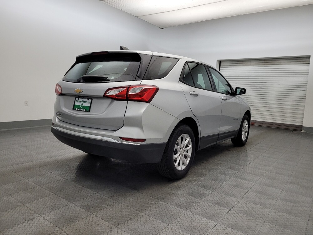 2018 Chevrolet Equinox in Glendale, AZ 85301 - 18096325 9