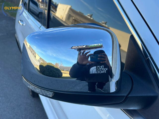 2015 Jeep Grand Cherokee in Decatur, GA 30032 - 18096328 15