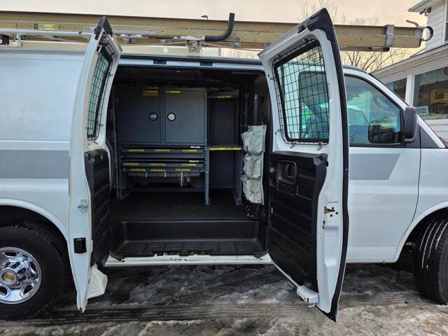2012 Chevrolet Express 2500 in Blauvelt, NY 10913 - 18096339 47