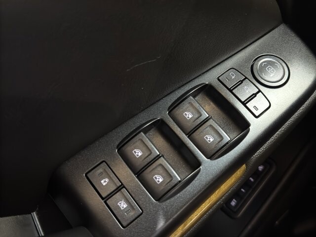 2017 GMC Yukon XL in Burlington, WI 53105 - 18096341 39