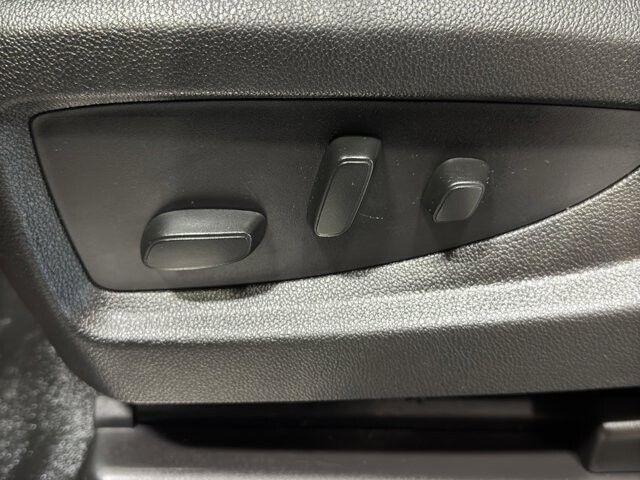 2017 GMC Yukon XL in Burlington, WI 53105 - 18096341 19