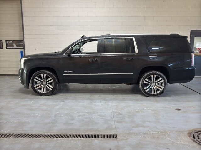 2017 GMC Yukon XL in Burlington, WI 53105 - 18096341 2